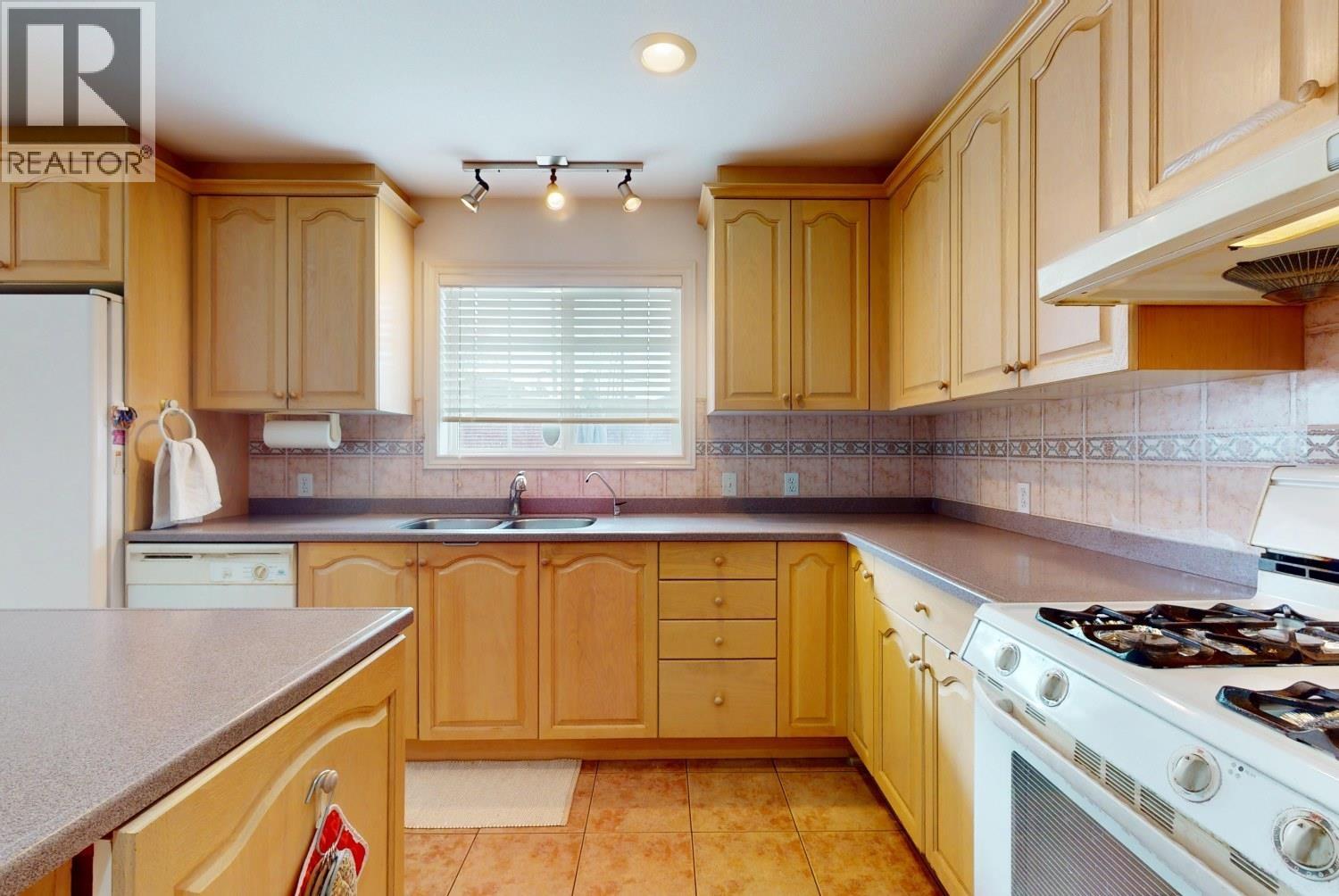1926 W 62nd Avenue Property Photo 8