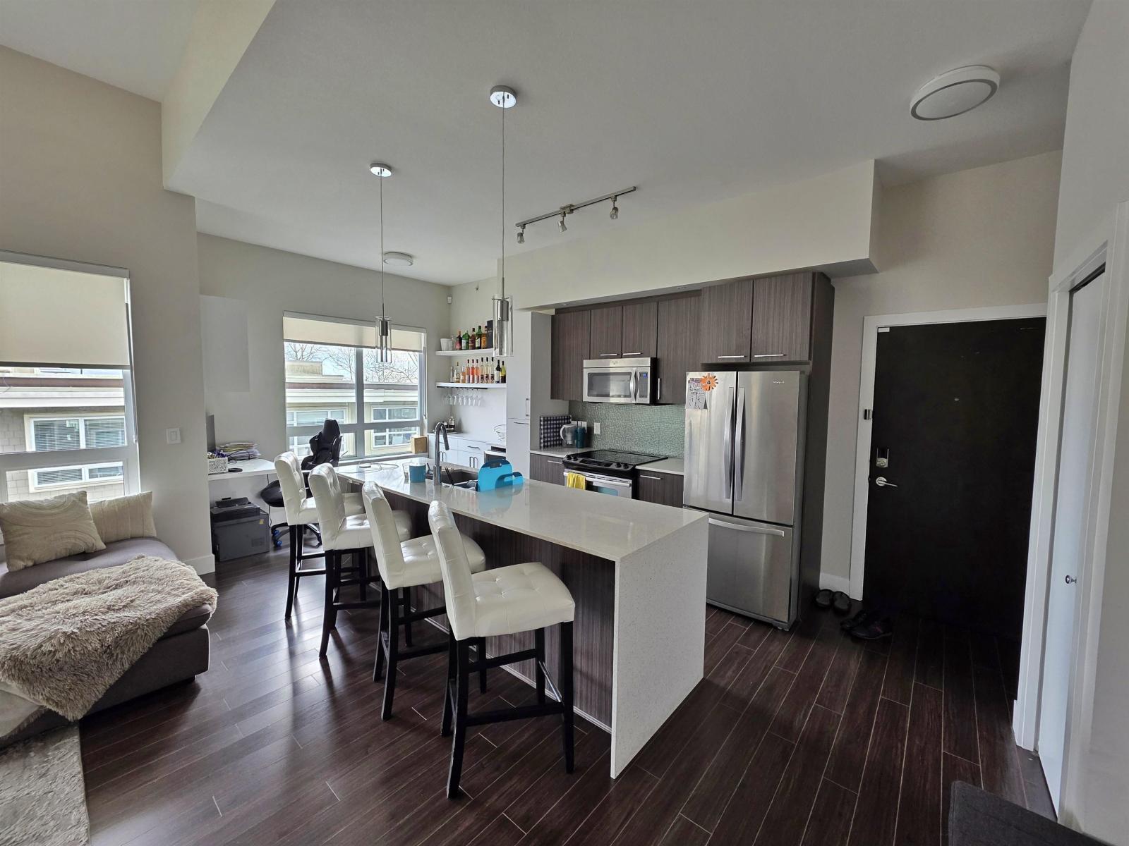 C421 20211 66 AVENUE Property Photo 1