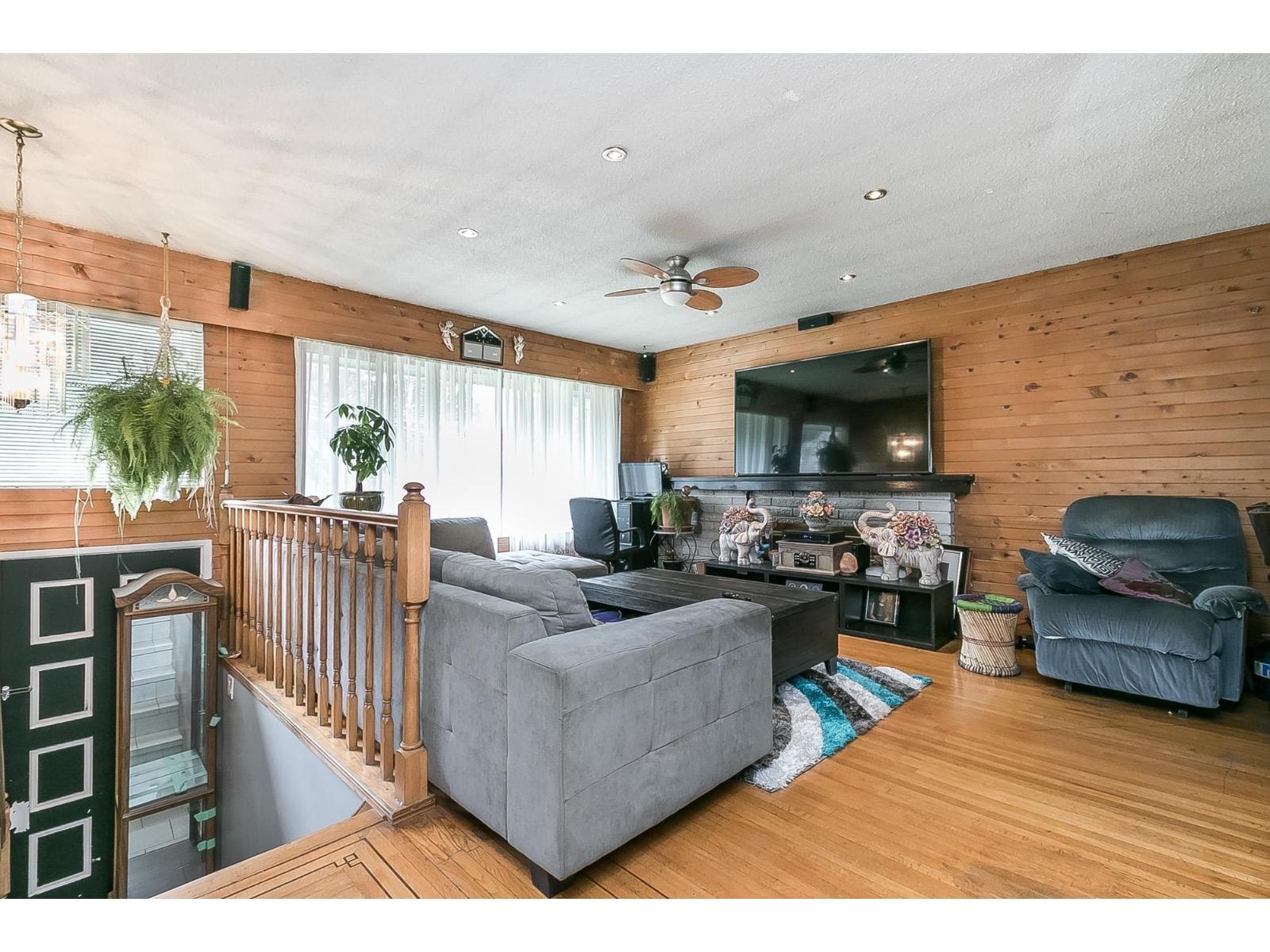 11405 92 AVENUE Property Photo 1