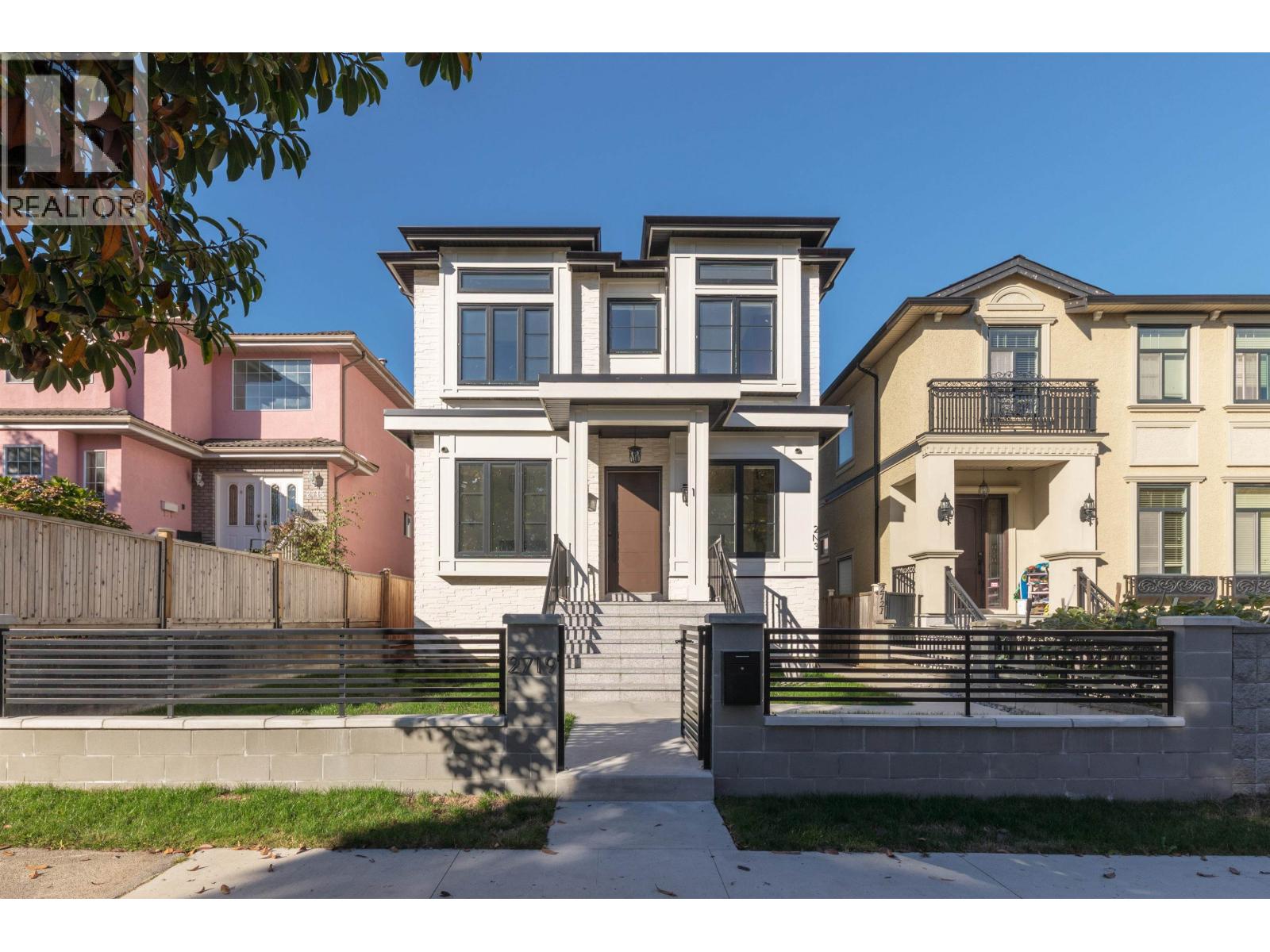 2719 E 46TH AVENUE Property Photo 1