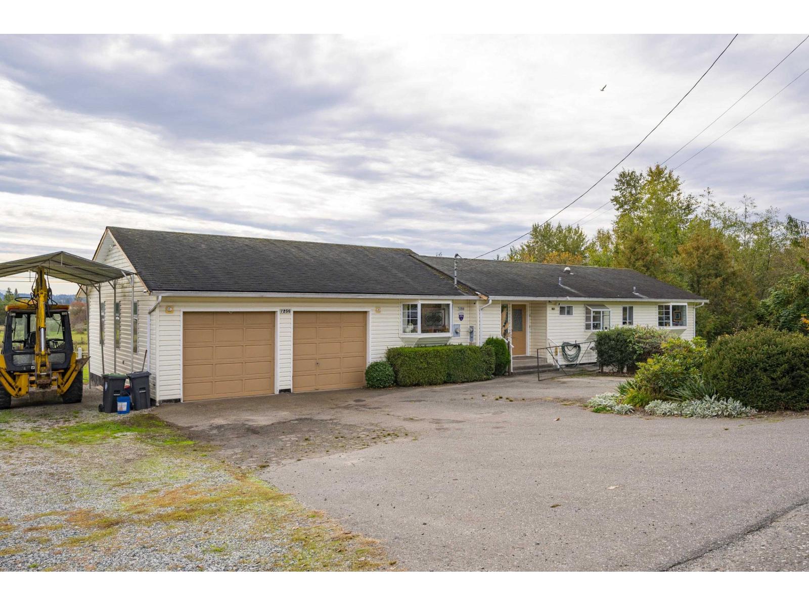 7256 Smith Crescent Property Photo 1