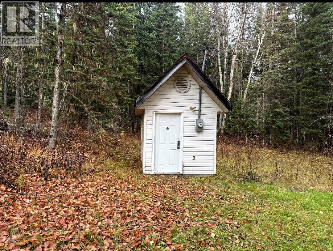 5225 Pineridge Road Property Photo 3