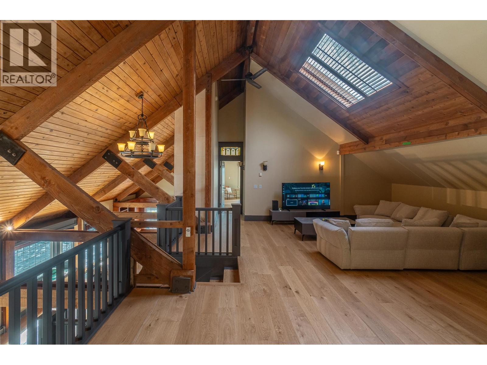 9260 Sidaway Road Property Photo 1