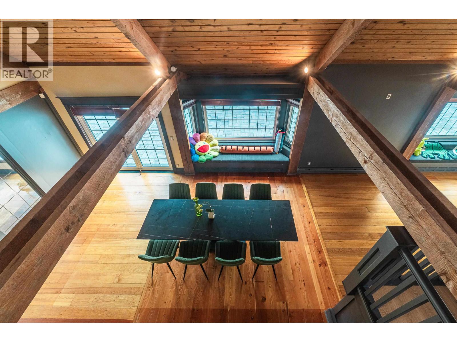 9260 Sidaway Road Property Photo 4