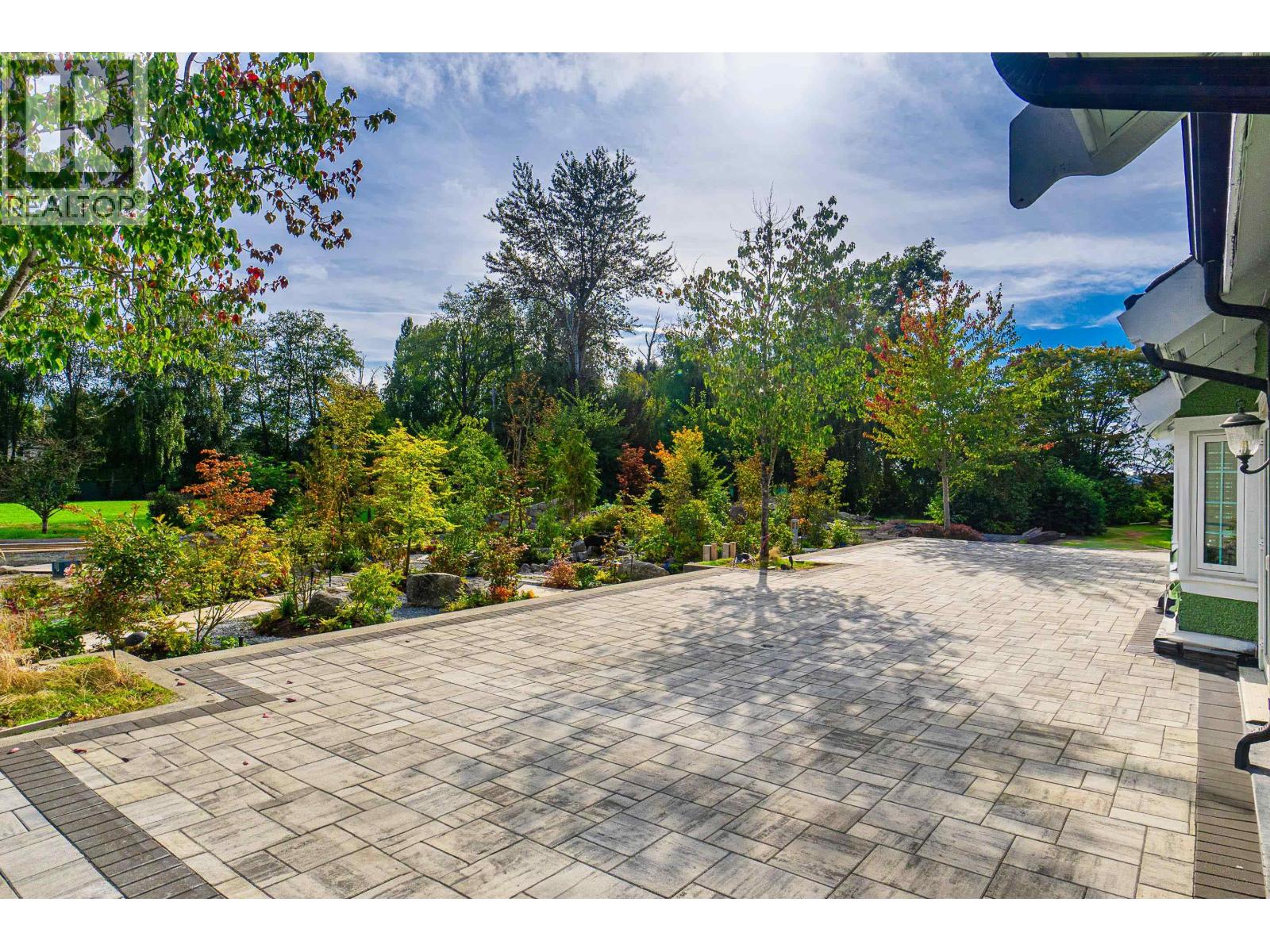 9260 Sidaway Road Property Photo 17