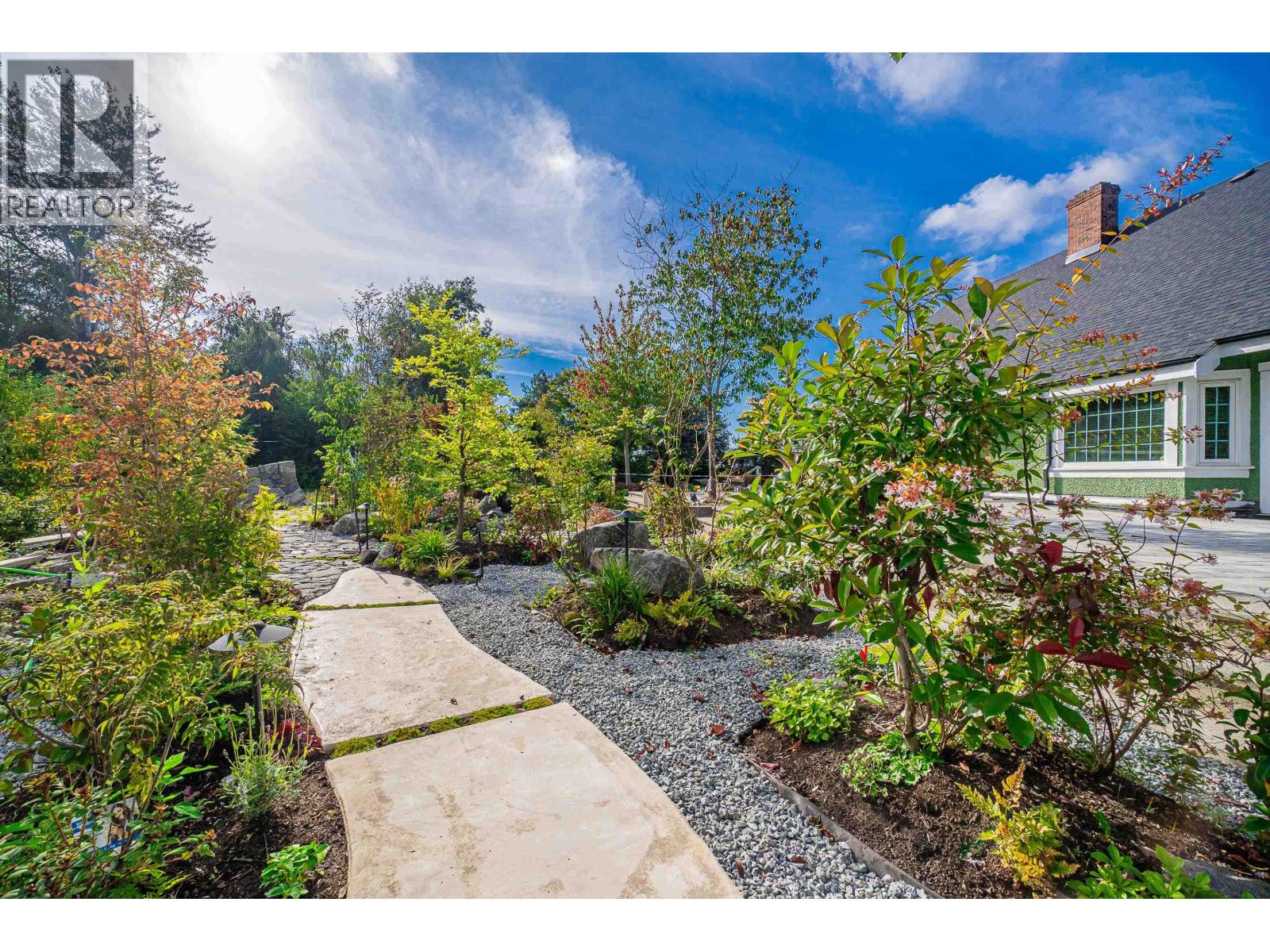 9260 Sidaway Road Property Photo 18