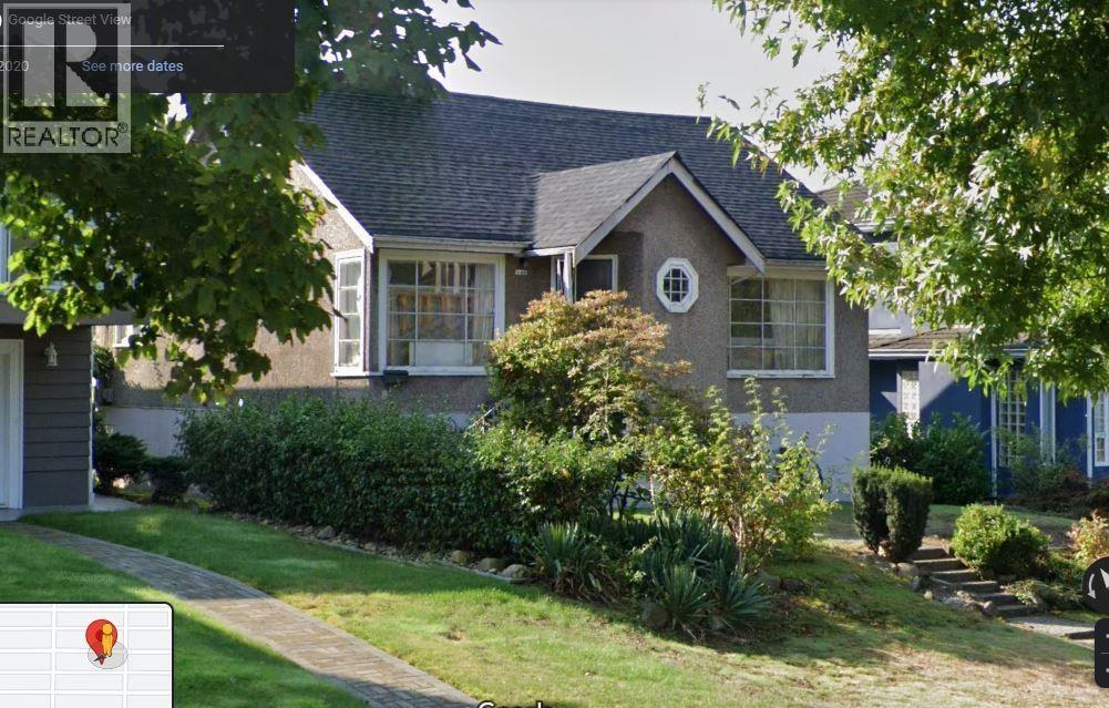 2772 E 5th Avenue Property Photo 2