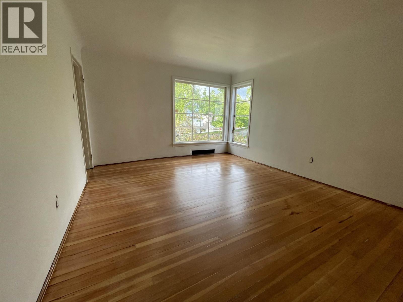 2772 E 5th Avenue Property Photo 12