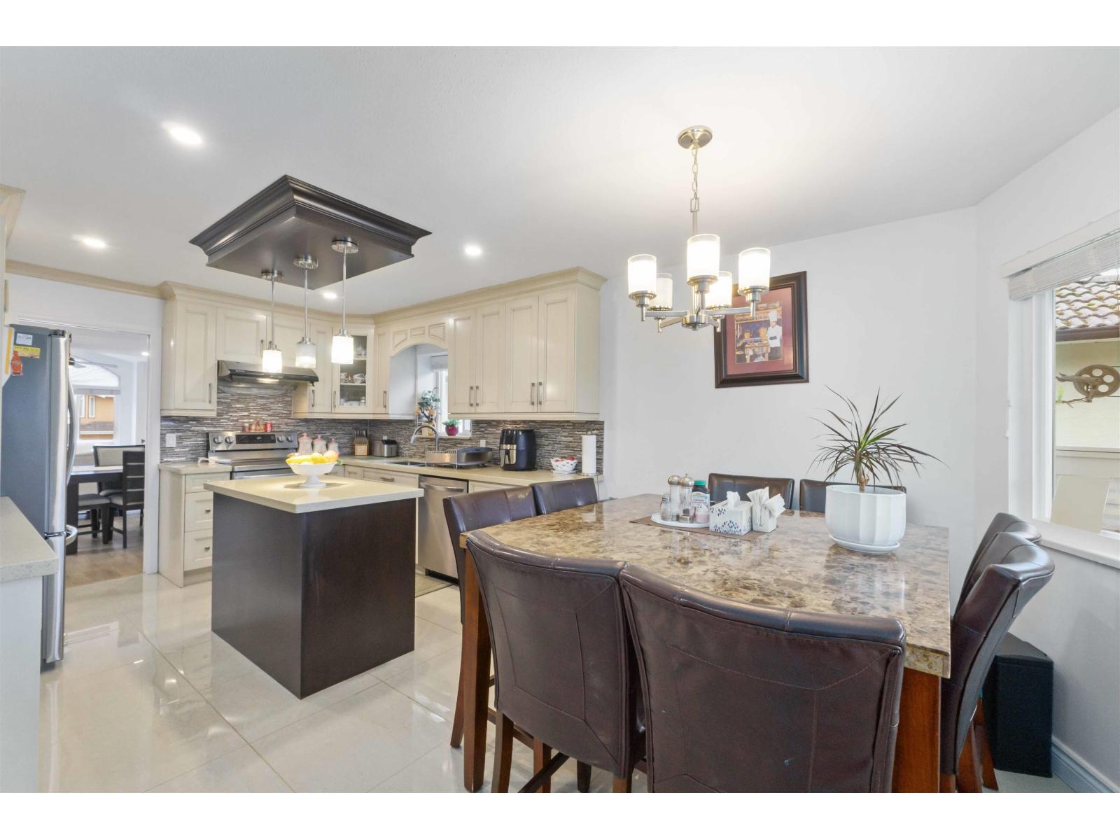 12183 77 Avenue Property Photo 12