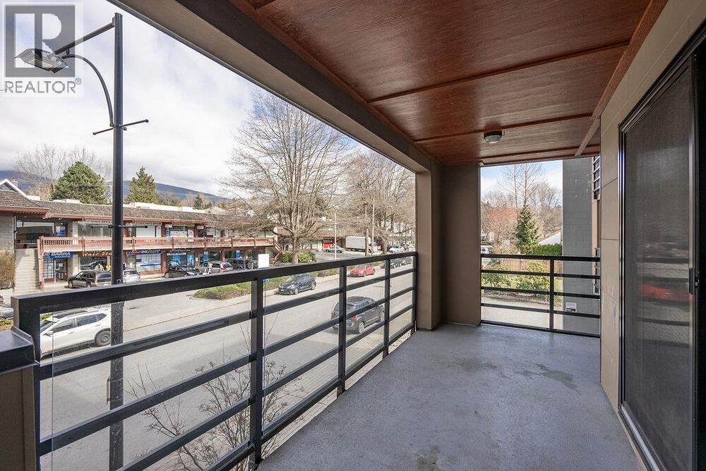 202 857 W 15th Street Property Photo 13