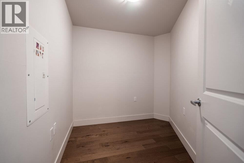 202 857 W 15th Street Property Photo 19