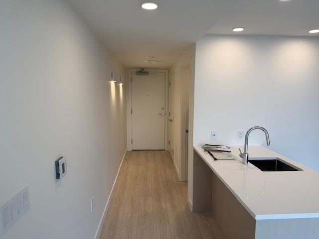 703 13675 107a Avenue Property Photo 2