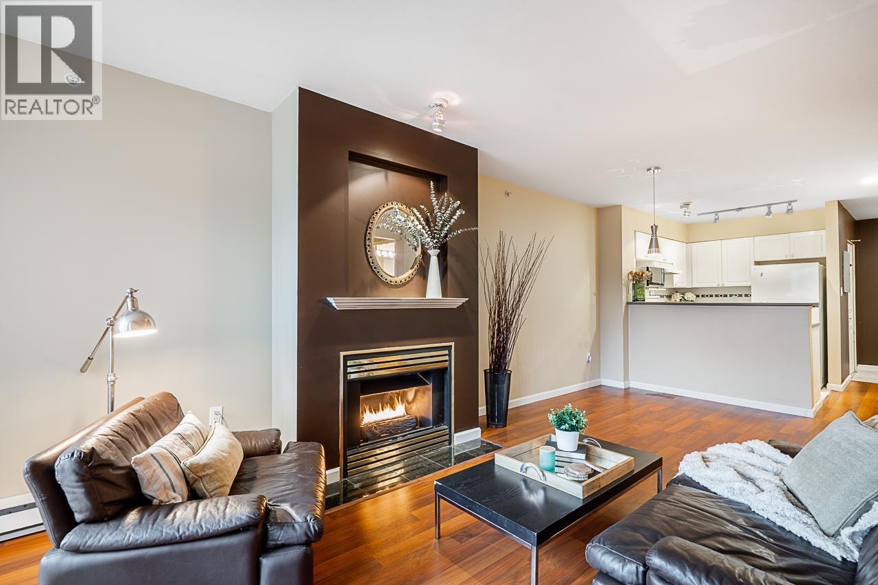 PH17 760 KINGSWAY Property Photo 1