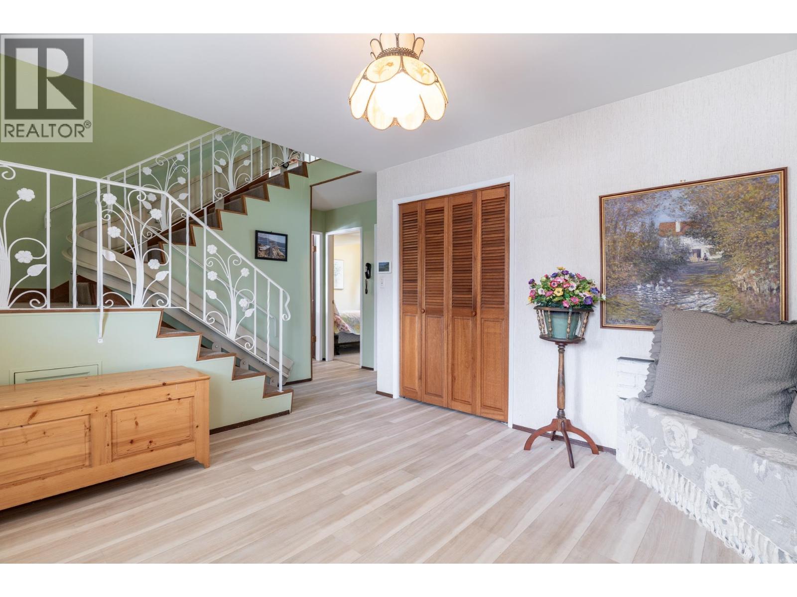 5451 7b Avenue Property Photo 11