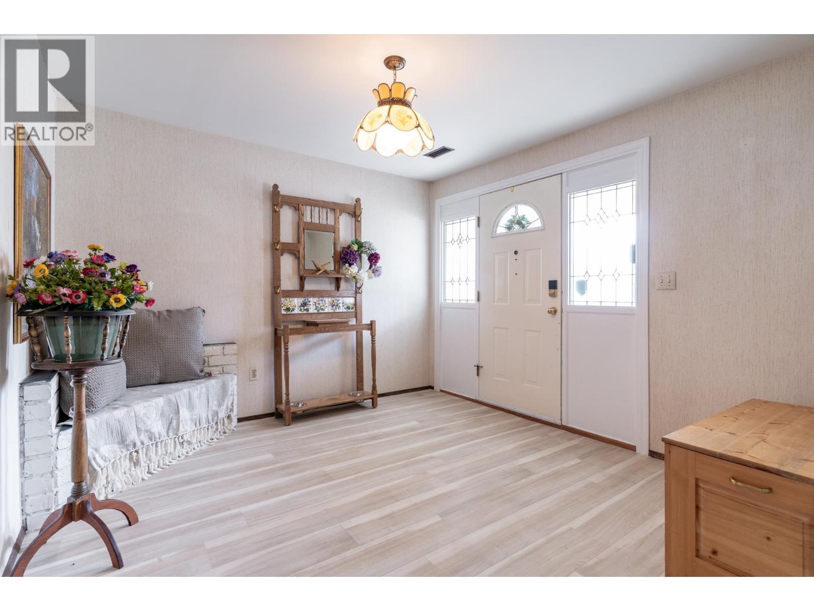5451 7b Avenue Property Photo 12