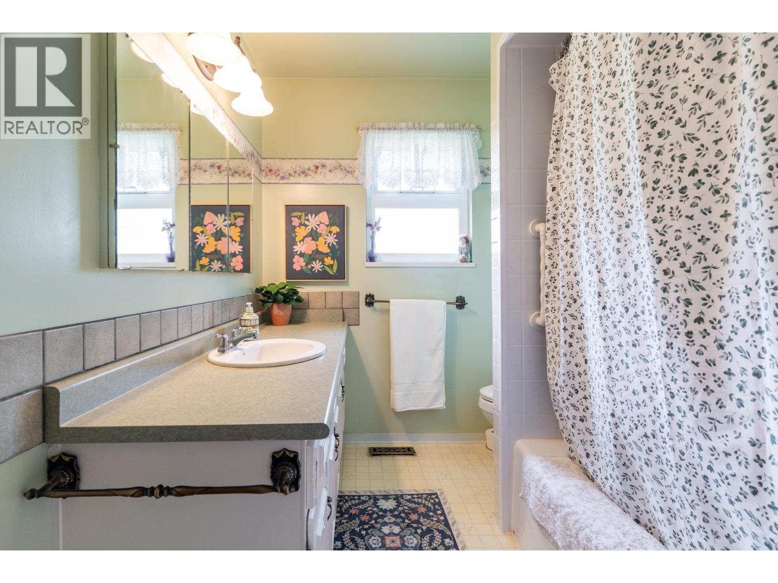 5451 7b Avenue Property Photo 27