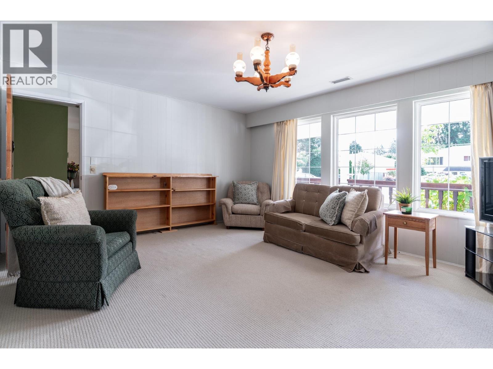 5451 7b Avenue Property Photo 30