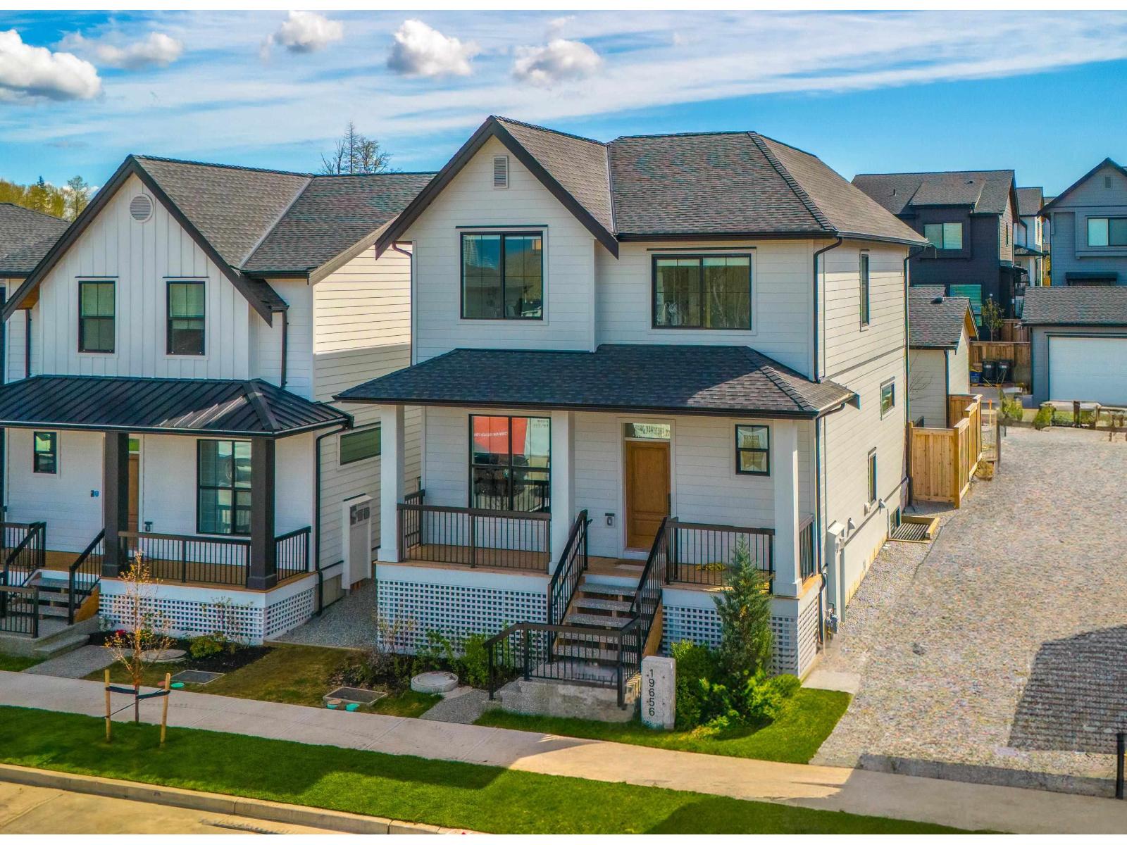 19656 76b Property Photo 1