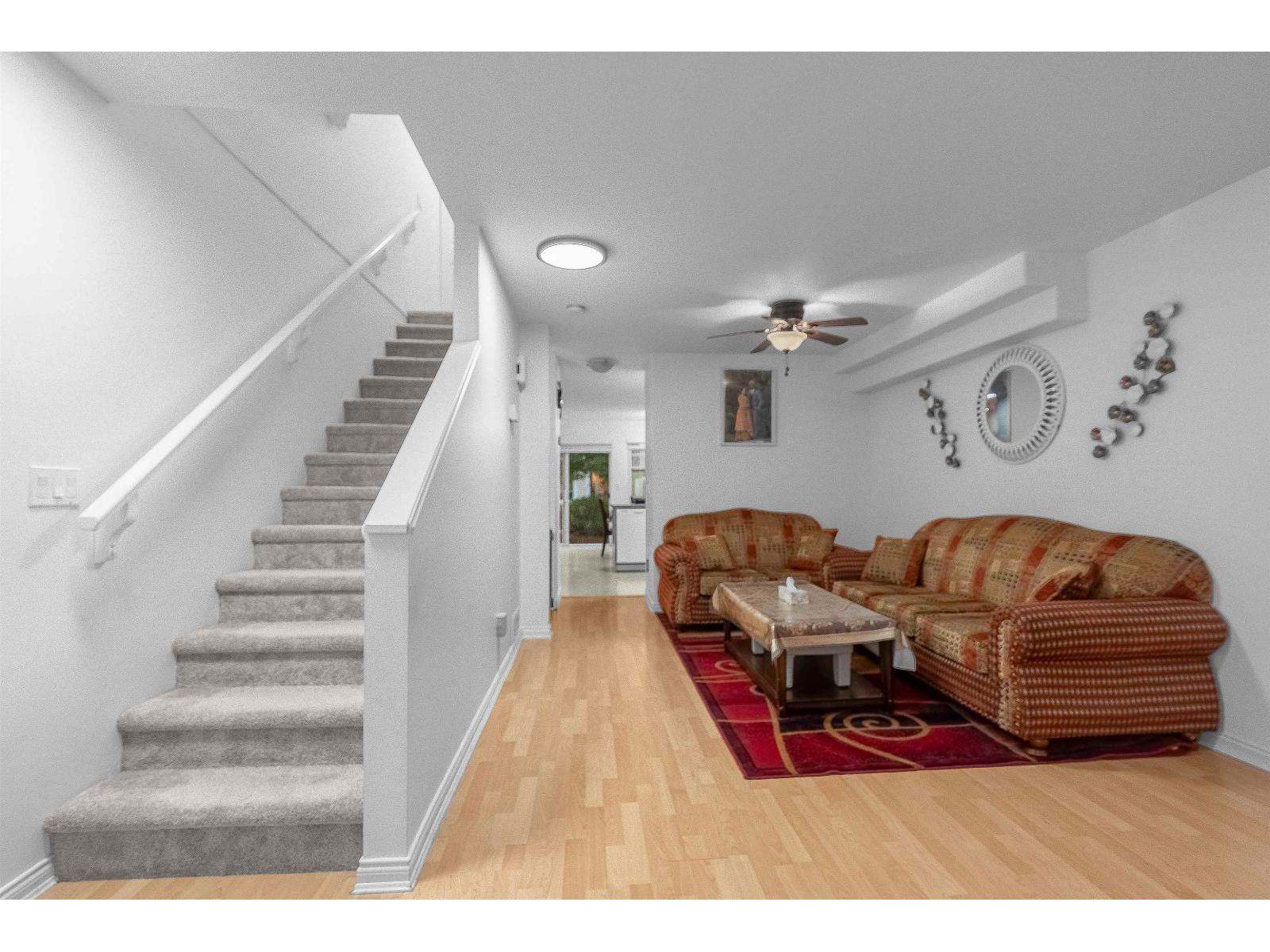 56 6533 121 Street Property Photo 4