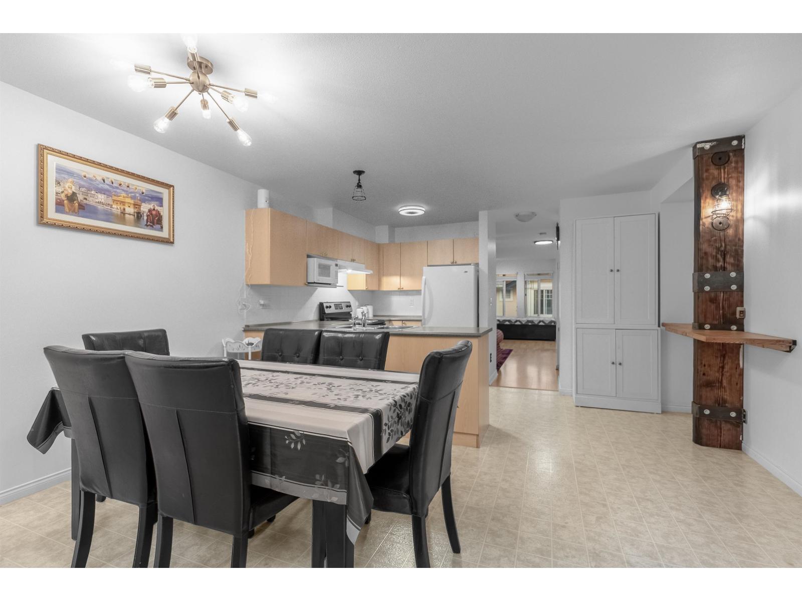 56 6533 121 Street Property Photo 9