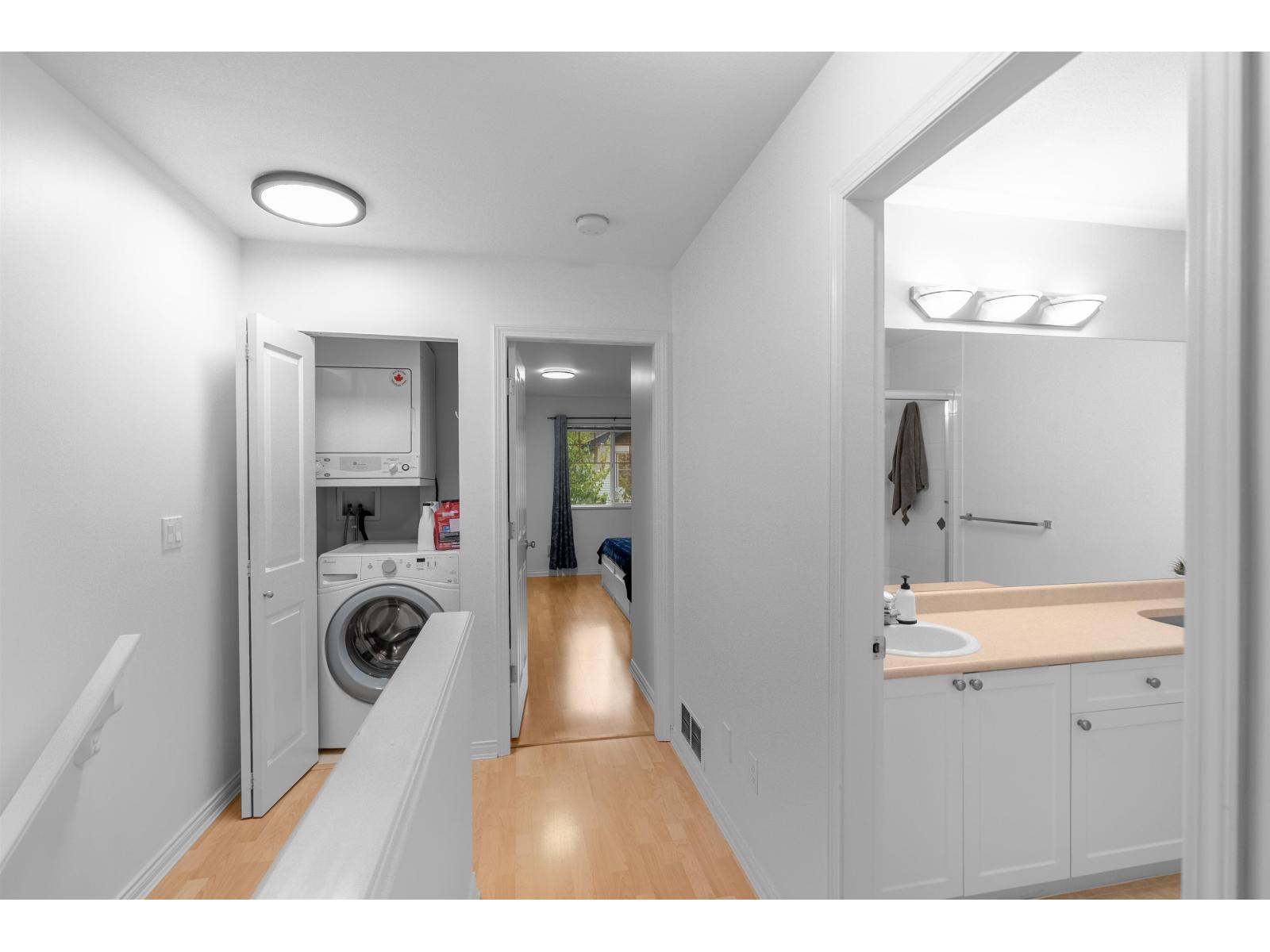 56 6533 121 Street Property Photo 11