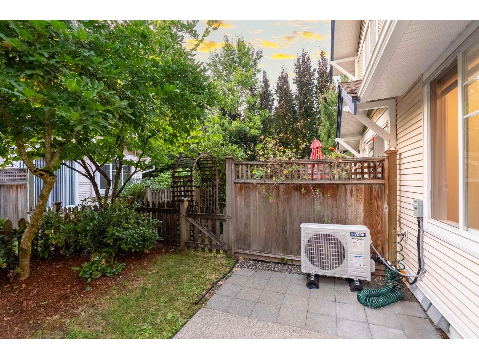 56 6533 121 Street Property Photo 21