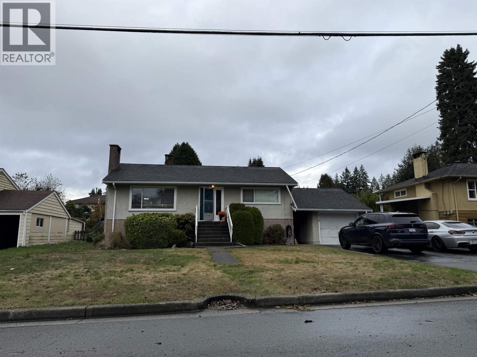 719 IVY AVENUE Property Photo 1