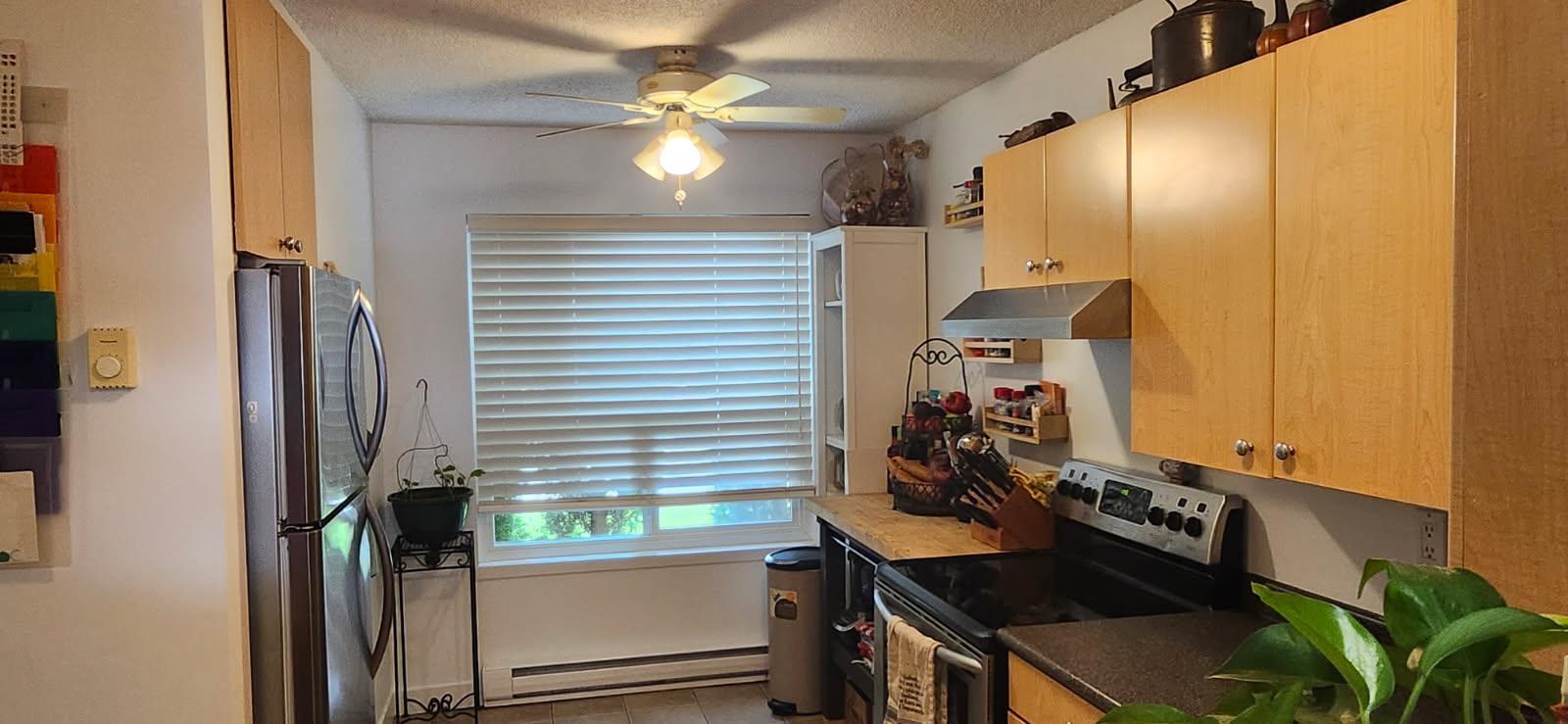 255 27411 28 Avenue Property Photo 6