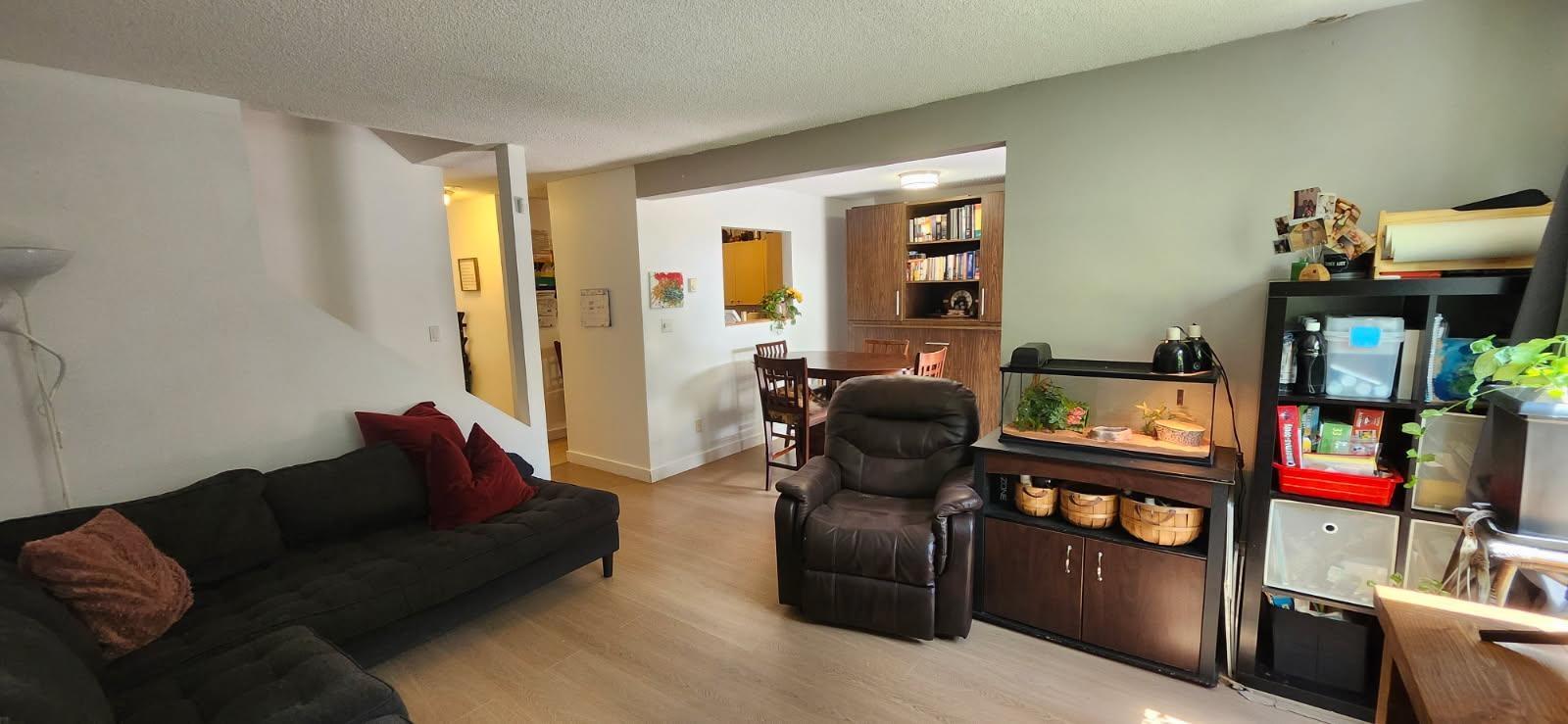 255 27411 28 Avenue Property Photo 8