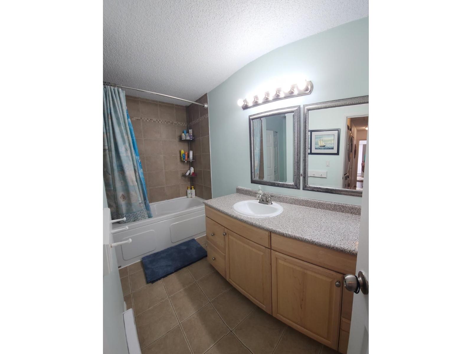 255 27411 28 Avenue Property Photo 16