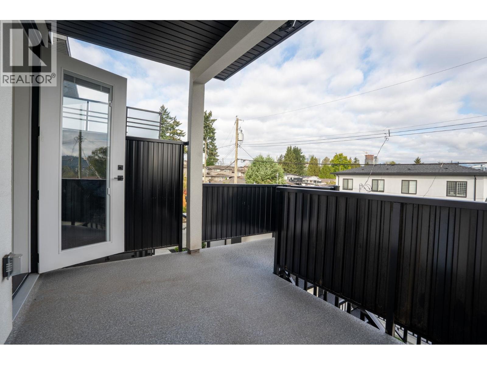 5685 Laurel Street Property Photo 15