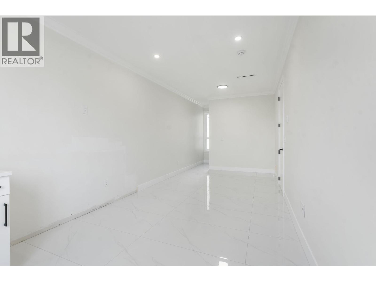 5685 Laurel Street Property Photo 17