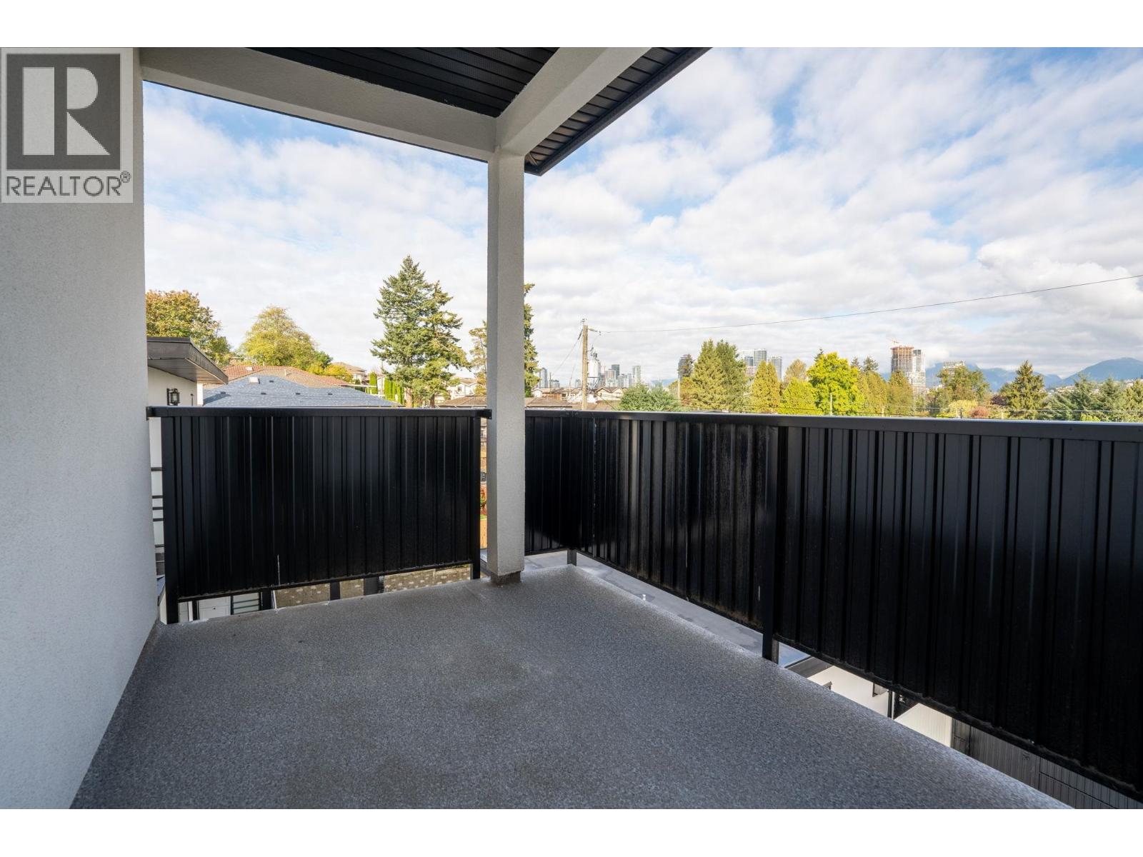 5685 Laurel Street Property Photo 28
