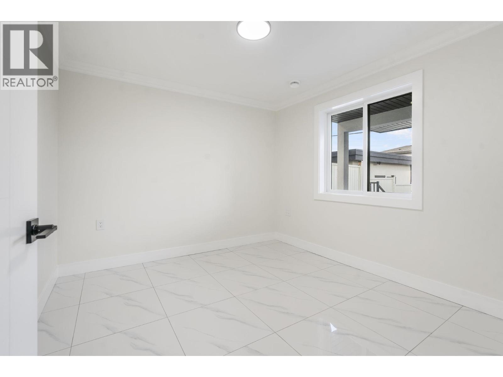 5685 Laurel Street Property Photo 33