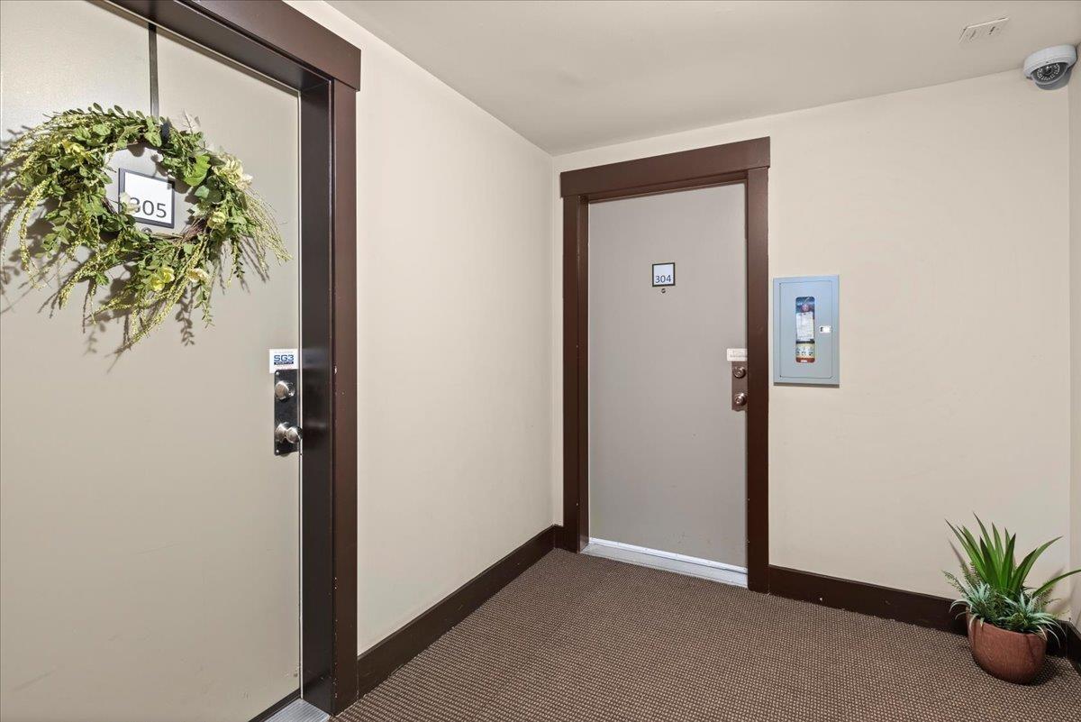 304 14960 102a Avenue Property Photo 6