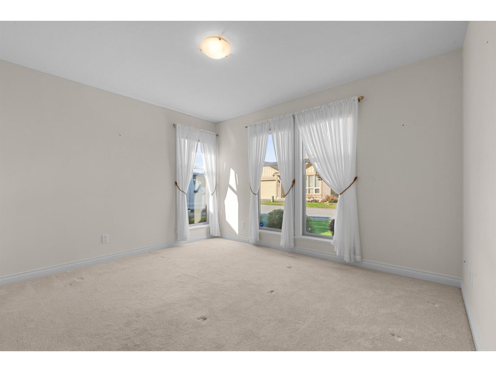 46000 Thomas Road #194 Property Photo 6