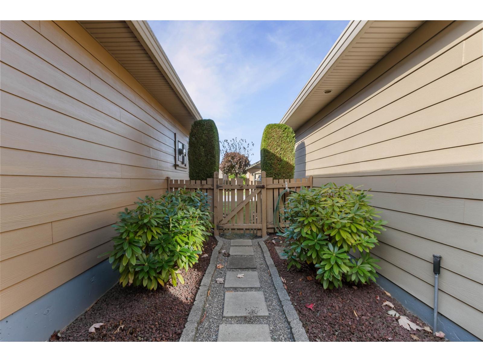 46000 Thomas Road #194 Property Photo 15