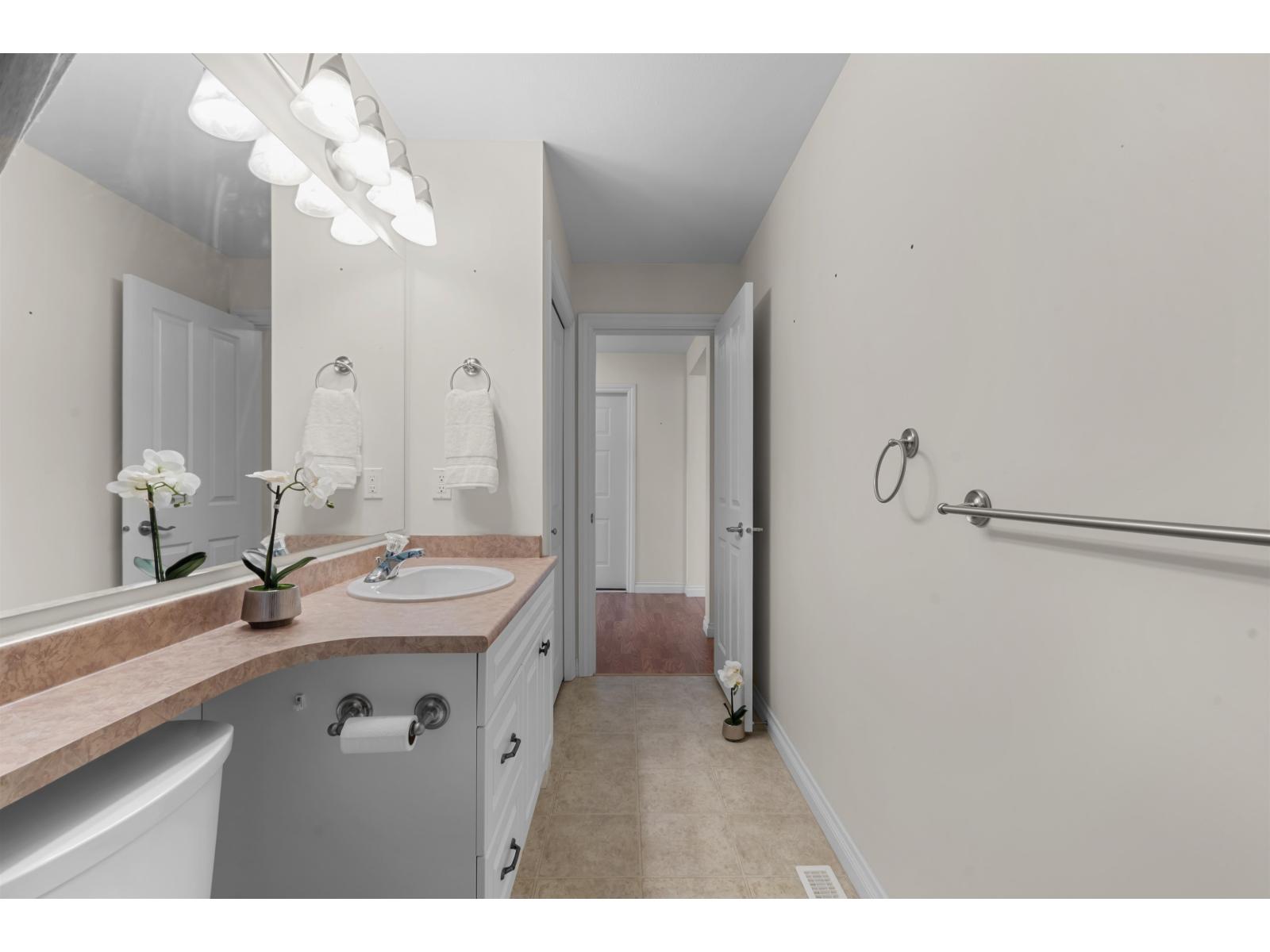 46000 Thomas Road #194 Property Photo 23