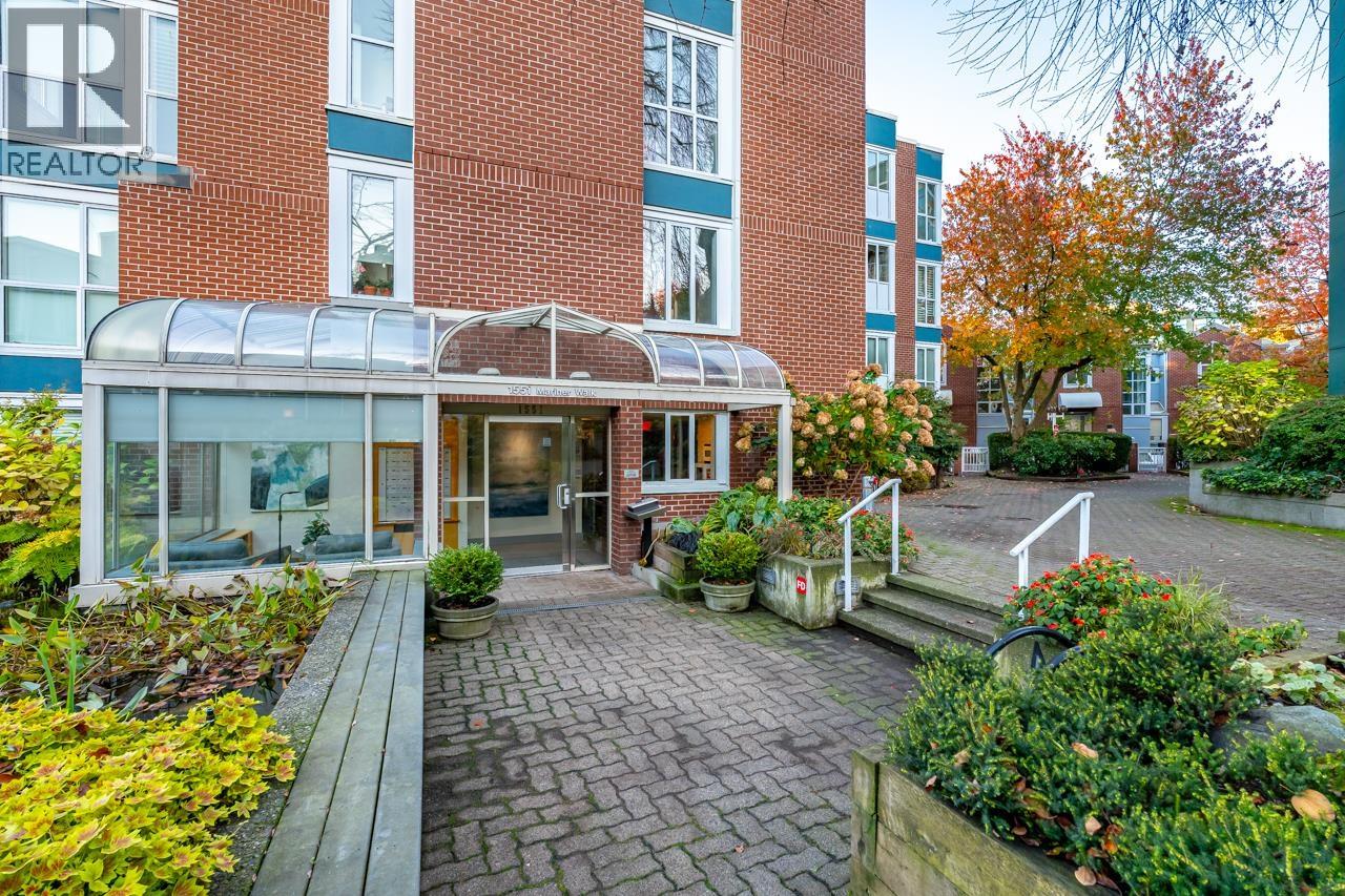 1551 Mariner Walk #204 Property Photo 4