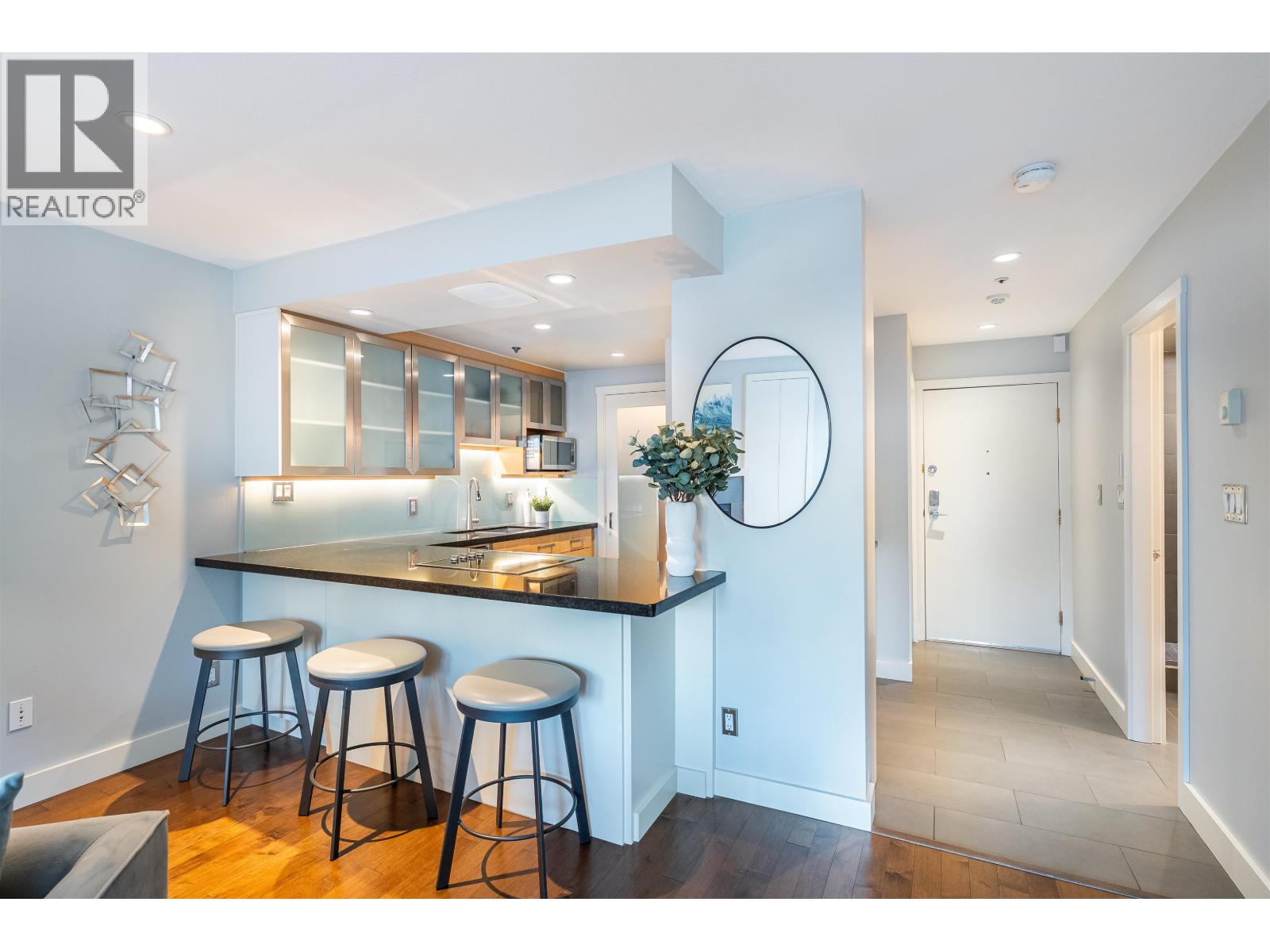 1551 Mariner Walk #204 Property Photo 12