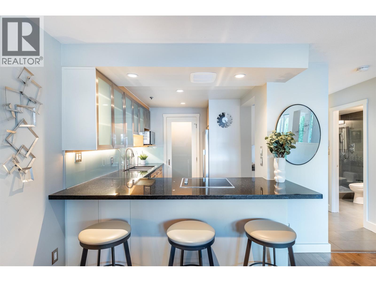 1551 Mariner Walk #204 Property Photo 13