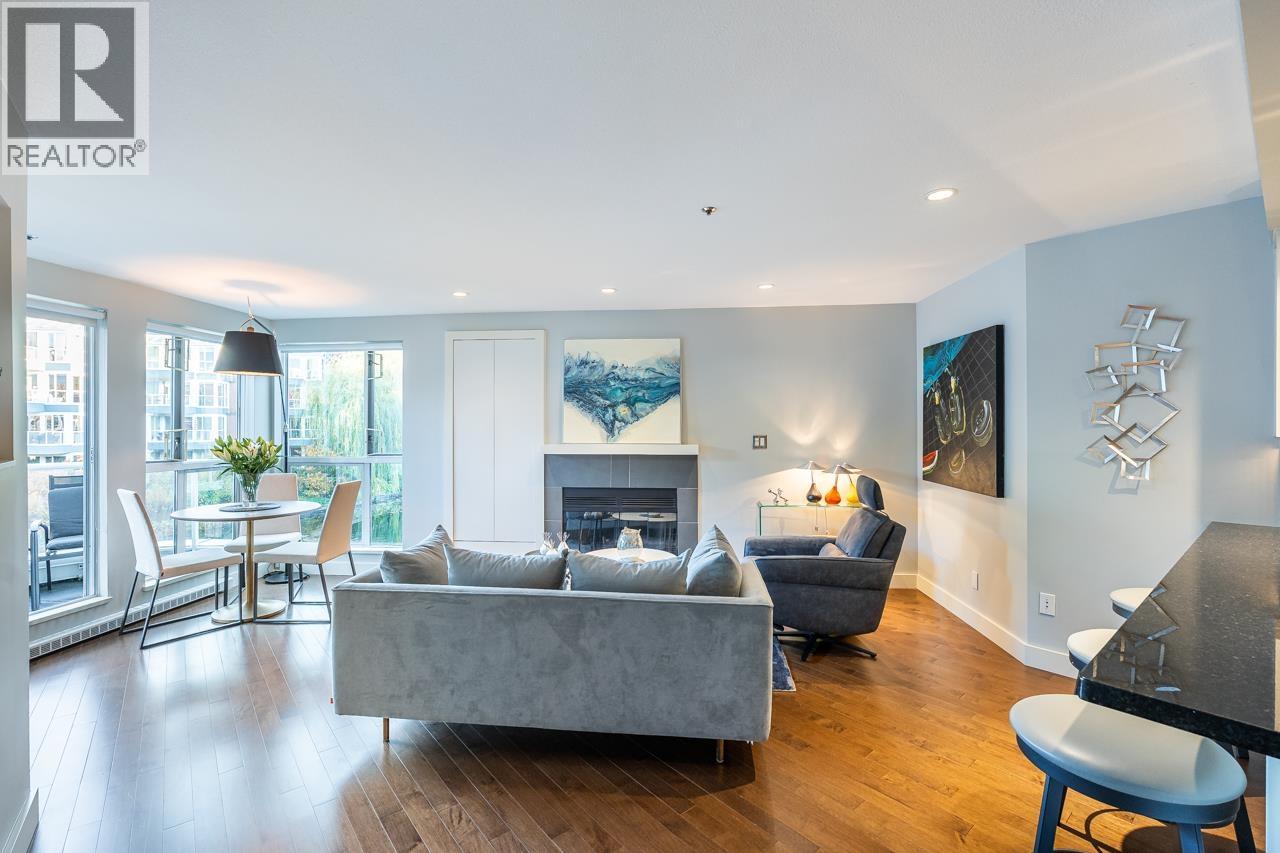 1551 Mariner Walk #204 Property Photo 15