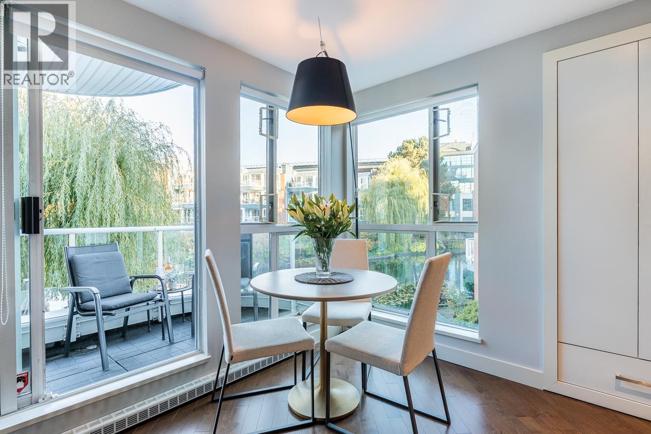 1551 Mariner Walk #204 Property Photo 17