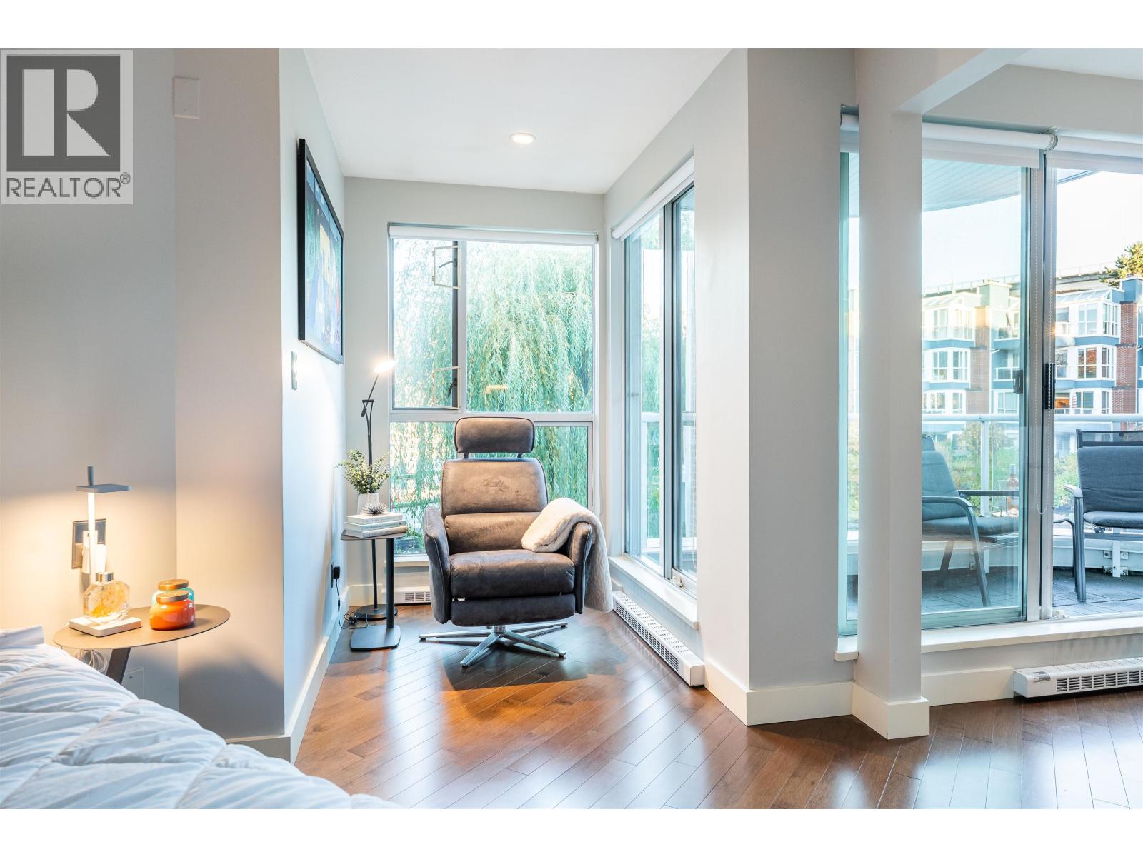 1551 Mariner Walk #204 Property Photo 21