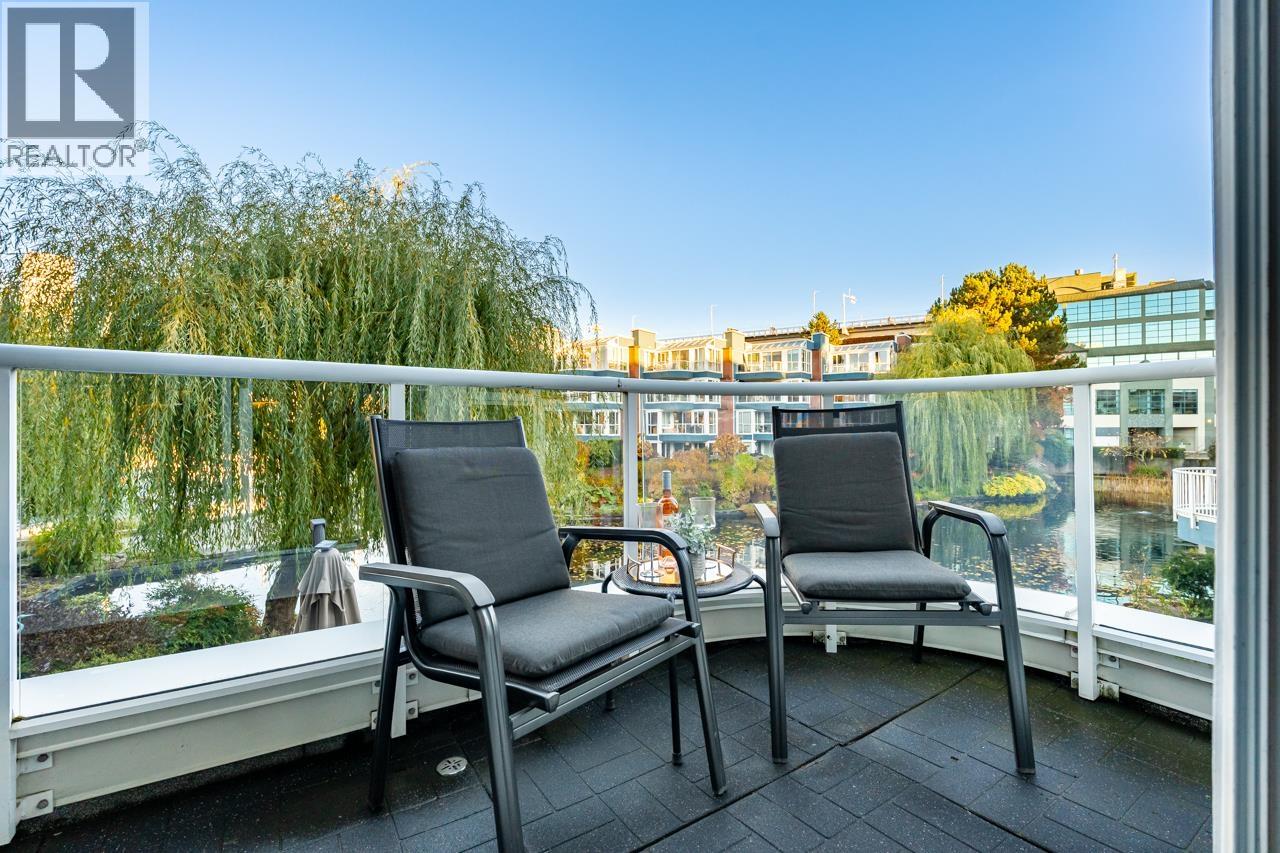 1551 Mariner Walk #204 Property Photo 23