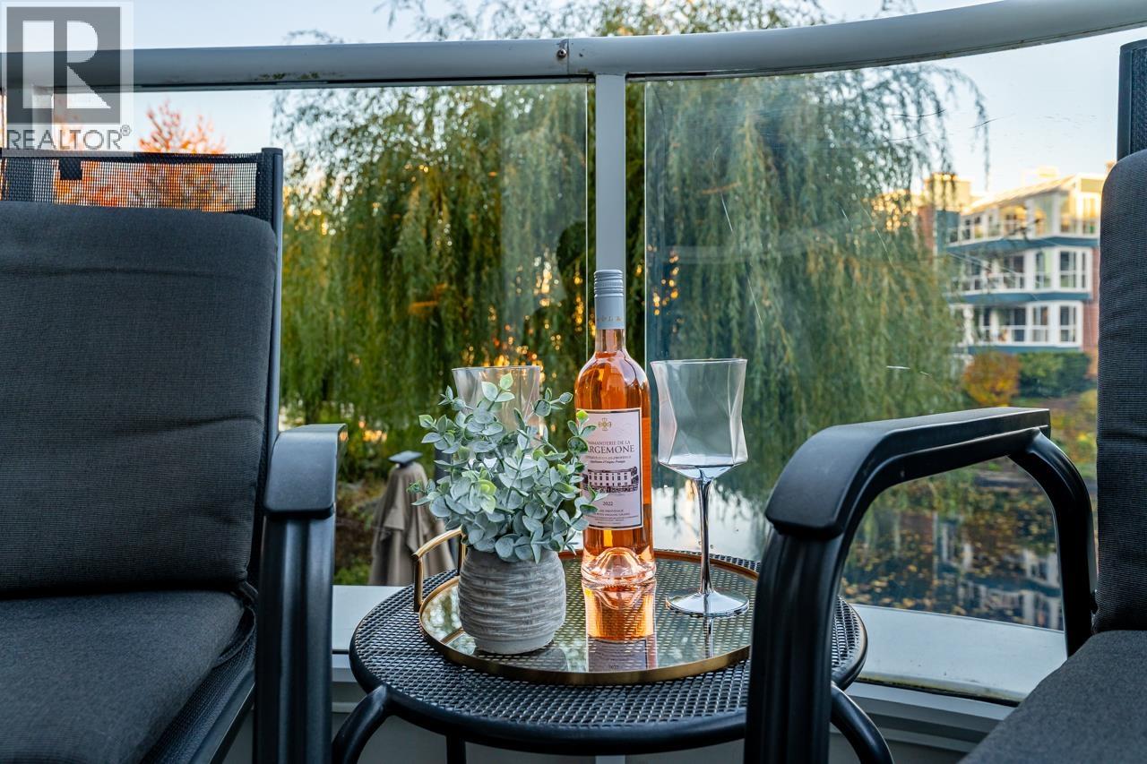 1551 Mariner Walk #204 Property Photo 24