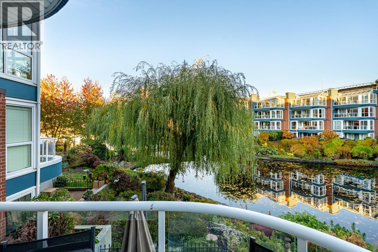 1551 Mariner Walk #204 Property Photo 26