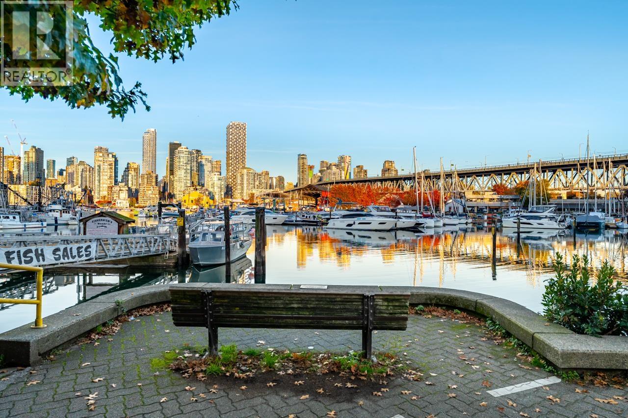 1551 Mariner Walk #204 Property Photo 33