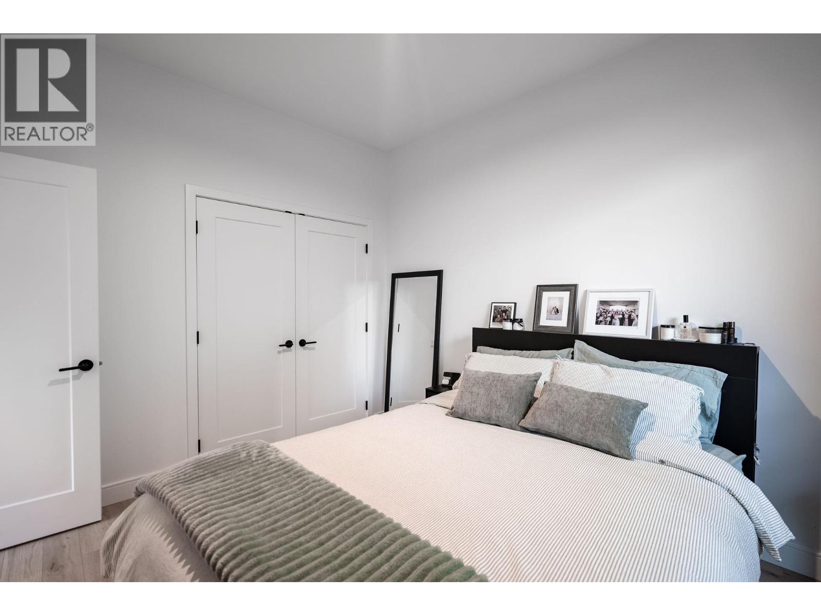 55 Klahanie Drive #205 Property Photo 13