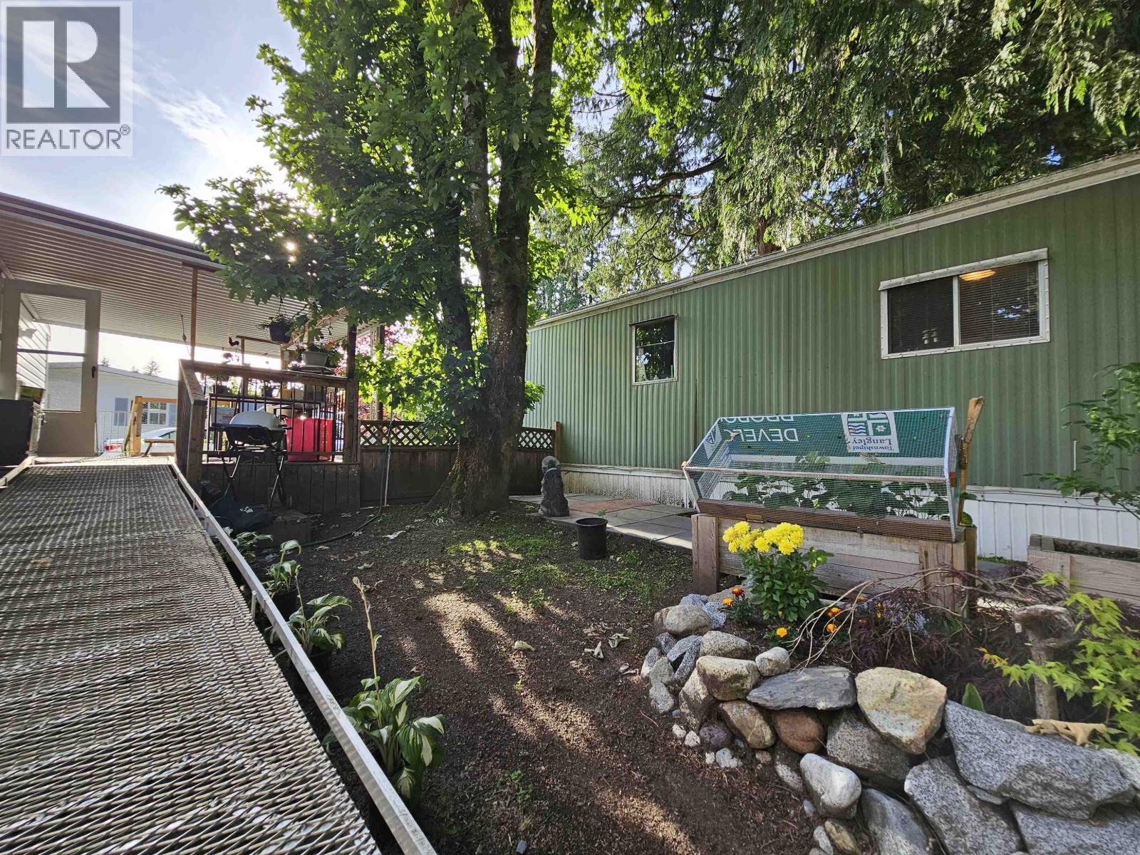 21091 Lougheed Highway #3 Property Photo 5